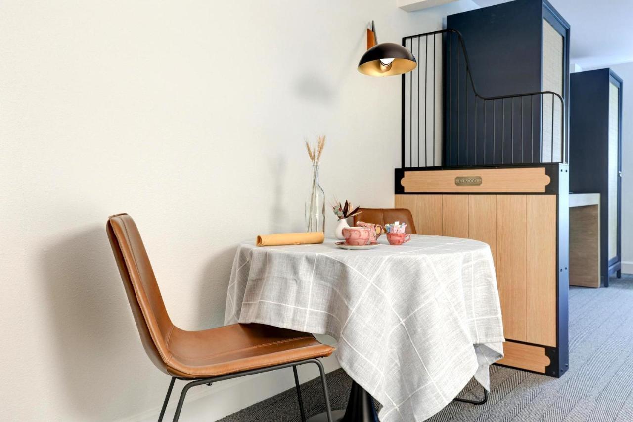 Elwood Hotel & Suites Lexington Bagian luar foto