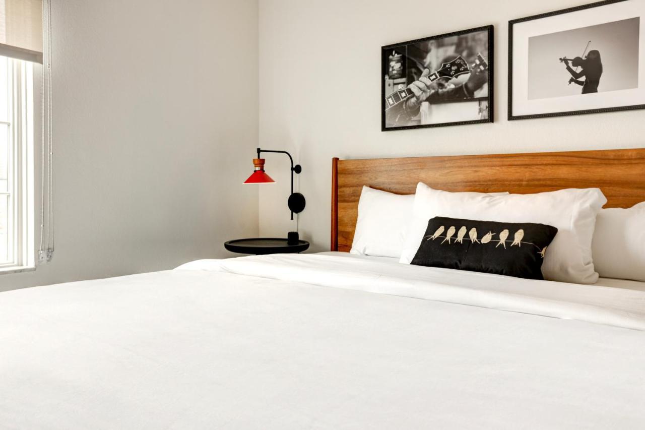 Elwood Hotel & Suites Lexington Bagian luar foto